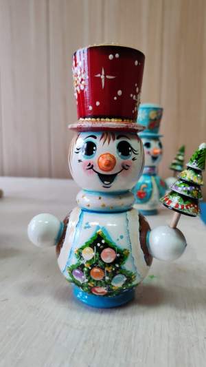 Игрушка дерево Снеговик с елкой 19 см  